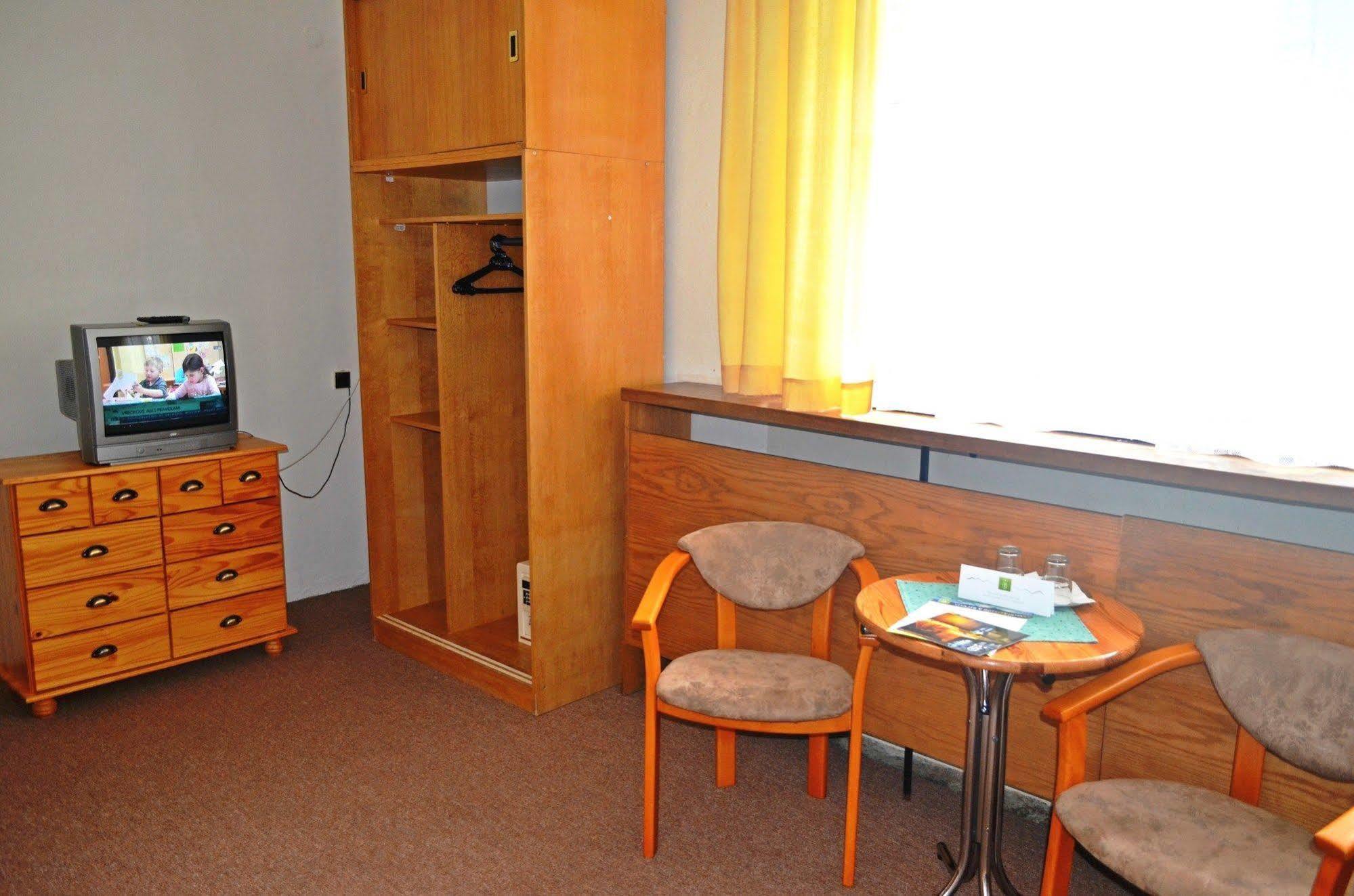 Bungalovy Fis Economy Villa Strbske Pleso Luaran gambar